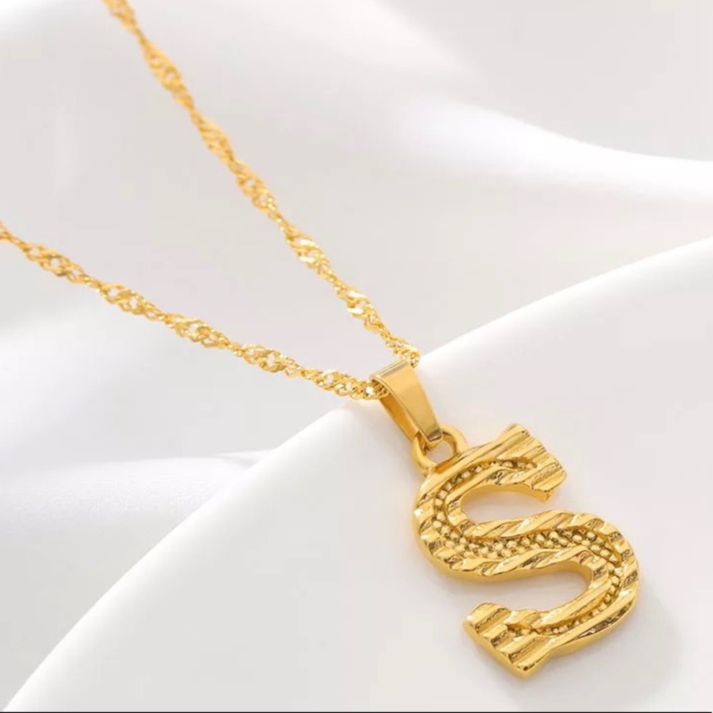 Kid’s Unisex Initial Letter “S” pendant Necklace